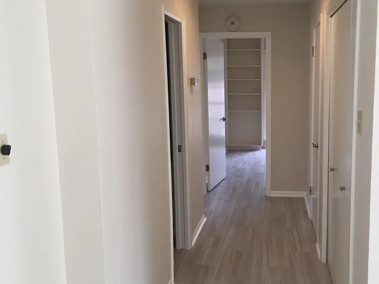 724 Whispering Oaks Dr — Photo 18