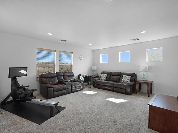 5th image of 140 Mirador Blvd
