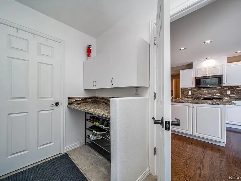 1011 S Valentia St #81 — Photo 21