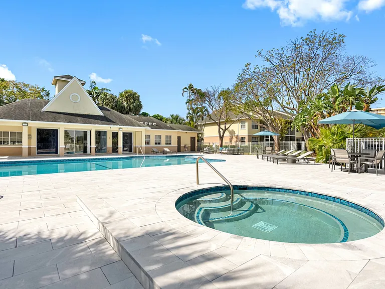 Breezes at Palm-Aire — Photo 10