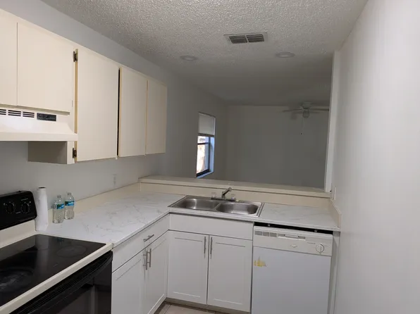 7745 40th St N APT 2, Pinellas Park, FL 33781