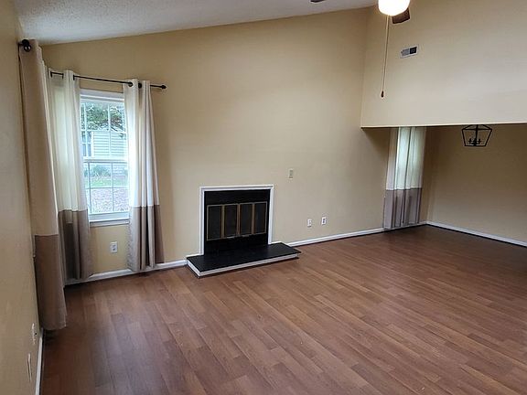 2nd image of 1424 Lake Geneve Dr