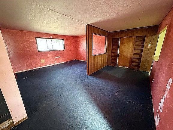 3rd image of 10333 Wentworth St