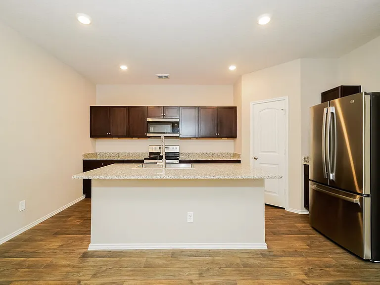 775 Monarch Dr — Photo 10