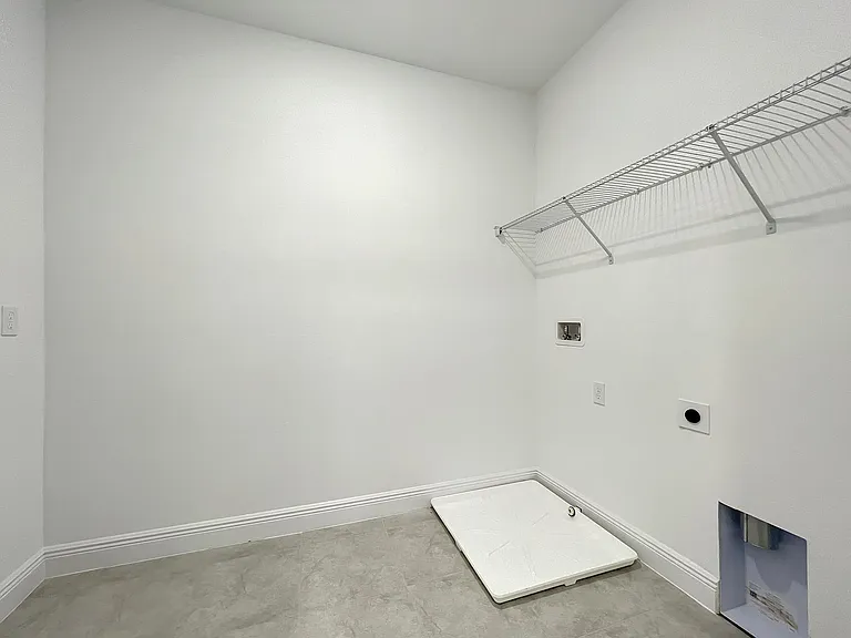 4379 Renly Ln — Photo 38