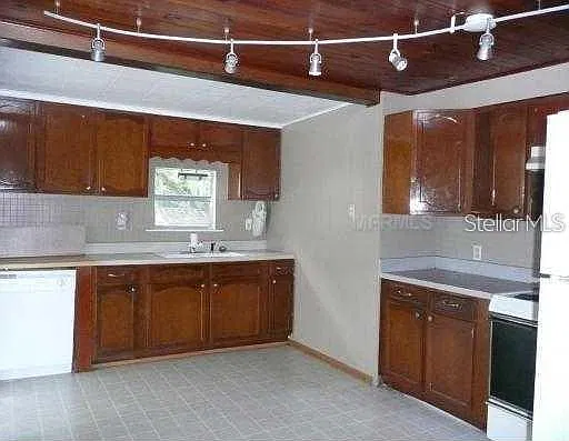 2 bed, 1.0 bath, 891 sqft, $2,200 — Photo 3