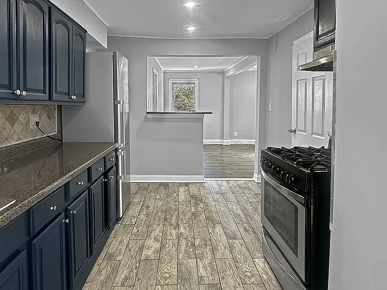 207 Edwards Pl #3B — Photo 9