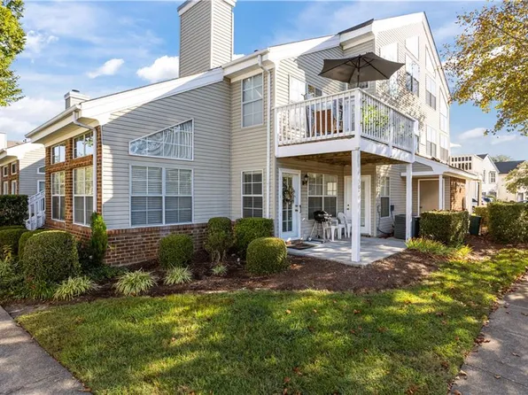 5056 Heathglen Cir, Virginia Beach, VA 23456