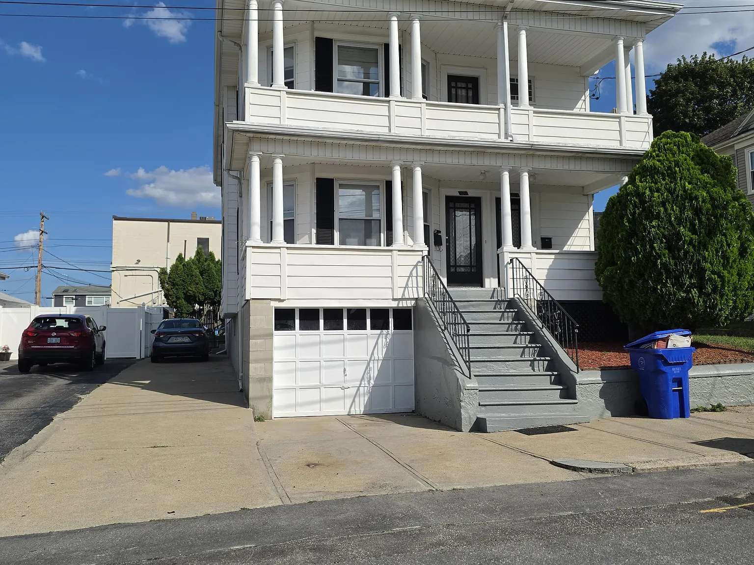 3 bed, 1300 sqft, $2,350 — Photo 1