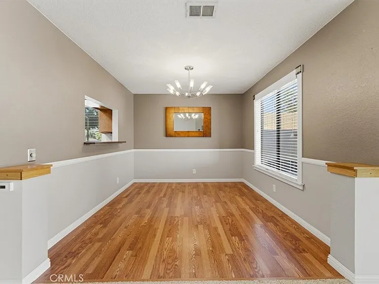 539 Wayland Ct — Photo 9