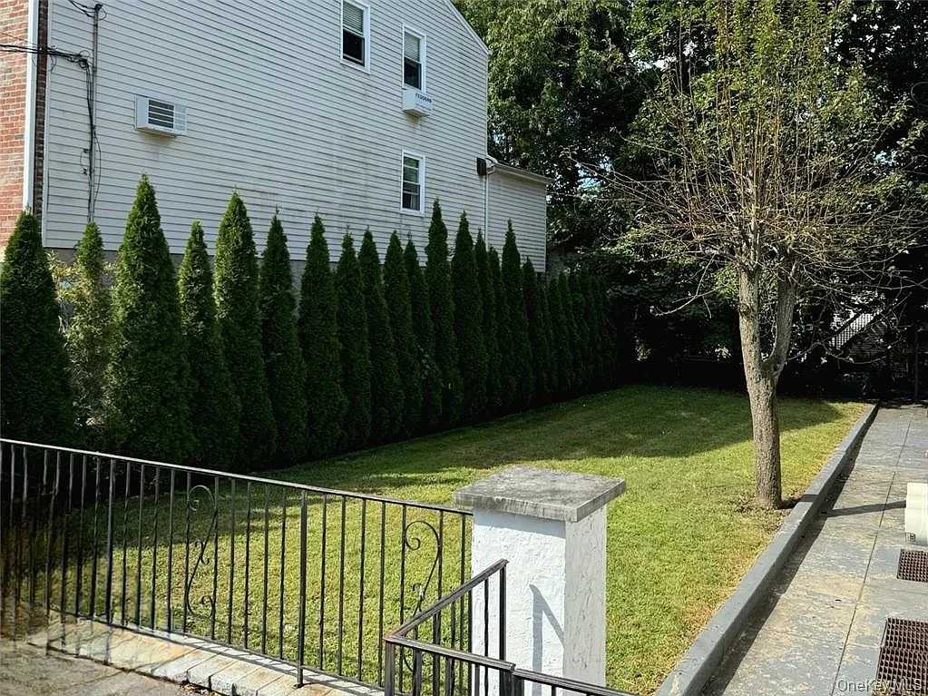 McGeory Ave, Bronxville — Photo 2