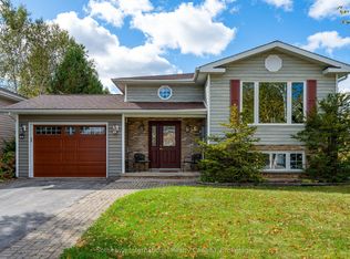 26 Country Cres, Meaford, ON N4L 1L7
