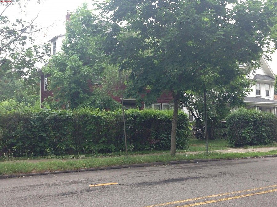 2nd image of 227 Van Houten Ave