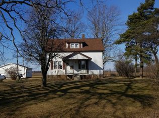 4697 N Garfield Rd, Pinconning, MI 48650