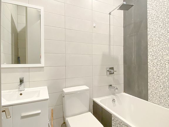 3rd image of 254 Jefferson St #2AA