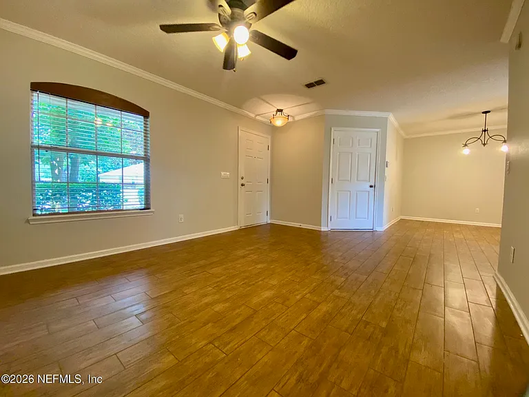 1530 Vineland Cir #B — Photo 6