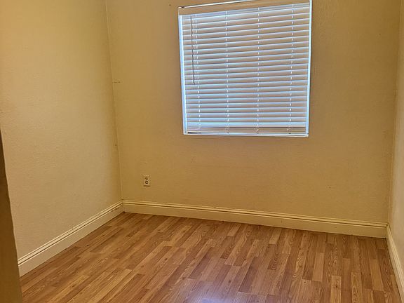 5th image of 2328 Gurley St #B