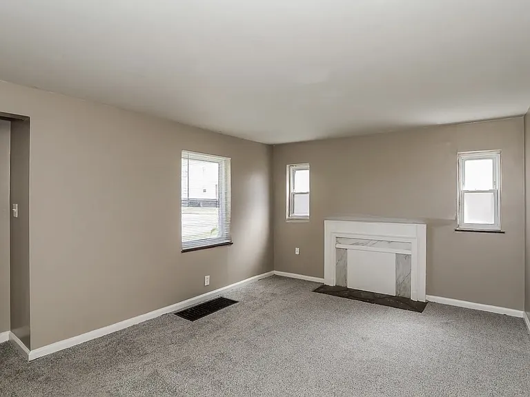 6914 Mearl Ave — Photo 5