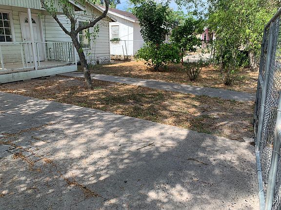 2nd image of 3445 Zinnia St