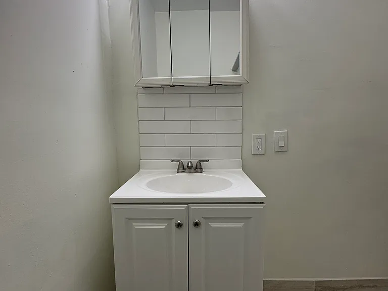 2728 N Newkirk St — Photo 14