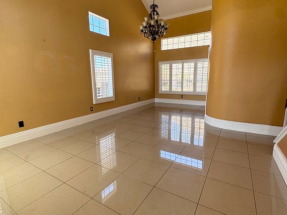 4th image of 22122 Naples Dr