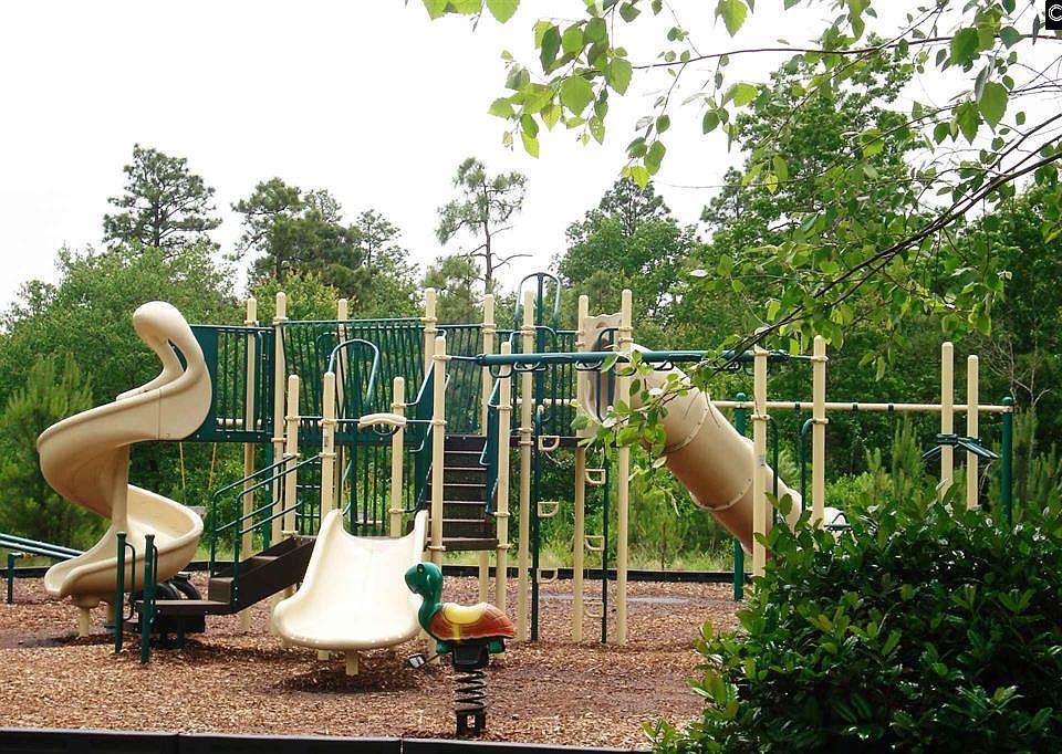 2nd image of 913 Plyler Ln