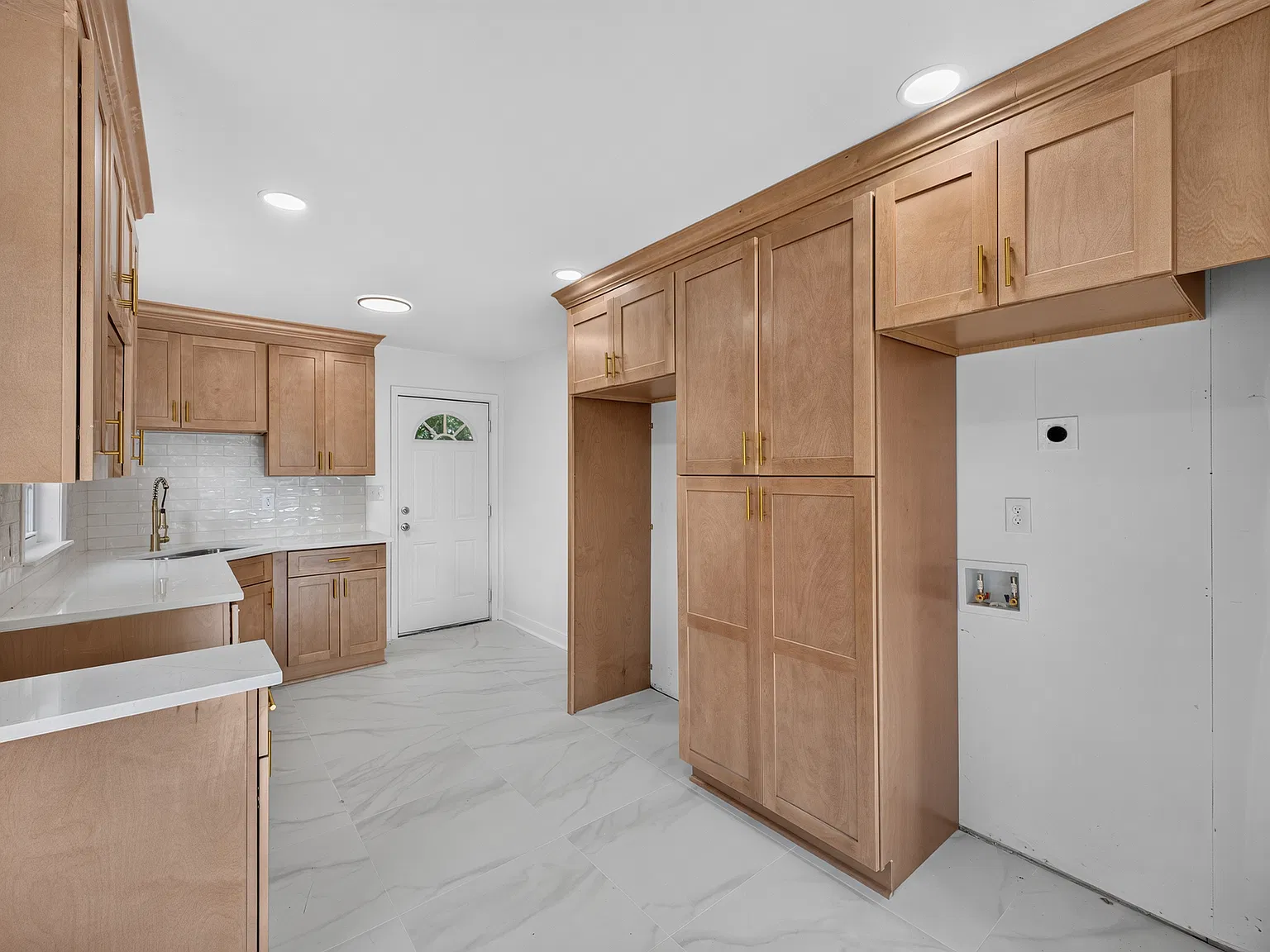 3 bed, 1028 sqft, $3,250 — Photo 4