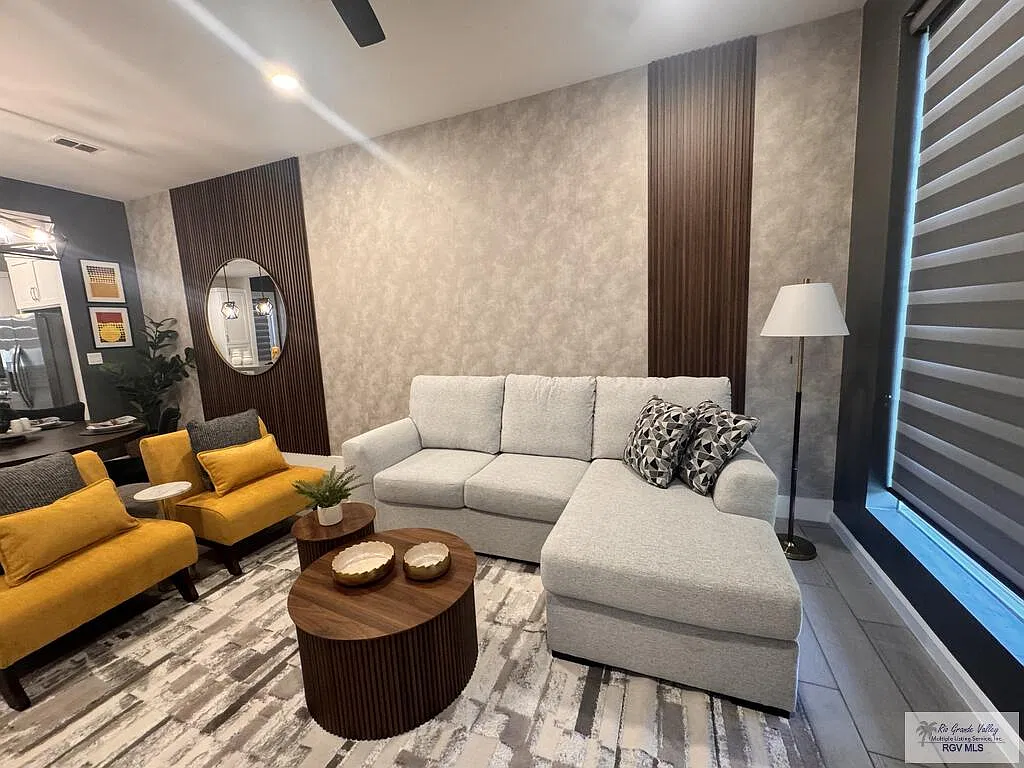 2 bed, 2.5 bath, 1510 sqft, $3,000 — Photo 3