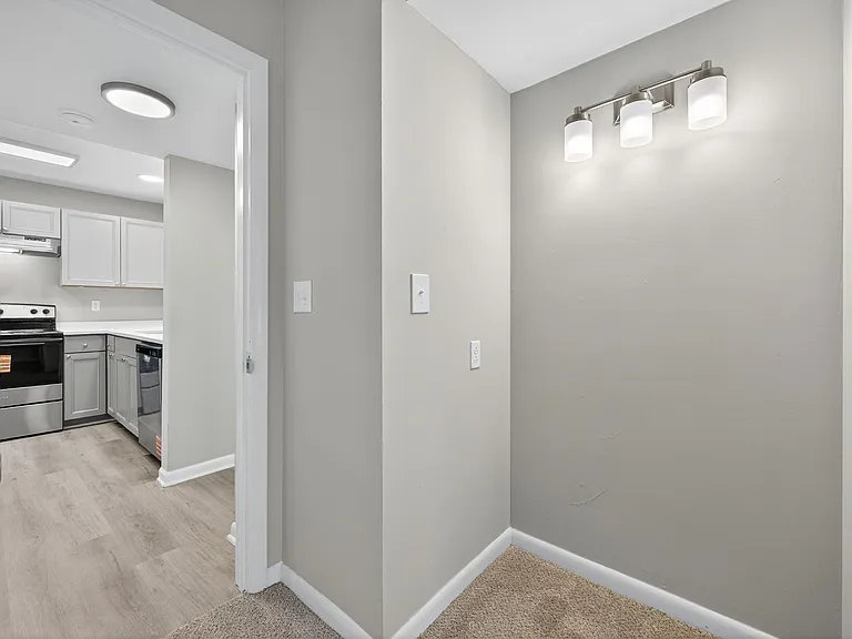 The Grove Apartments — Photo 41