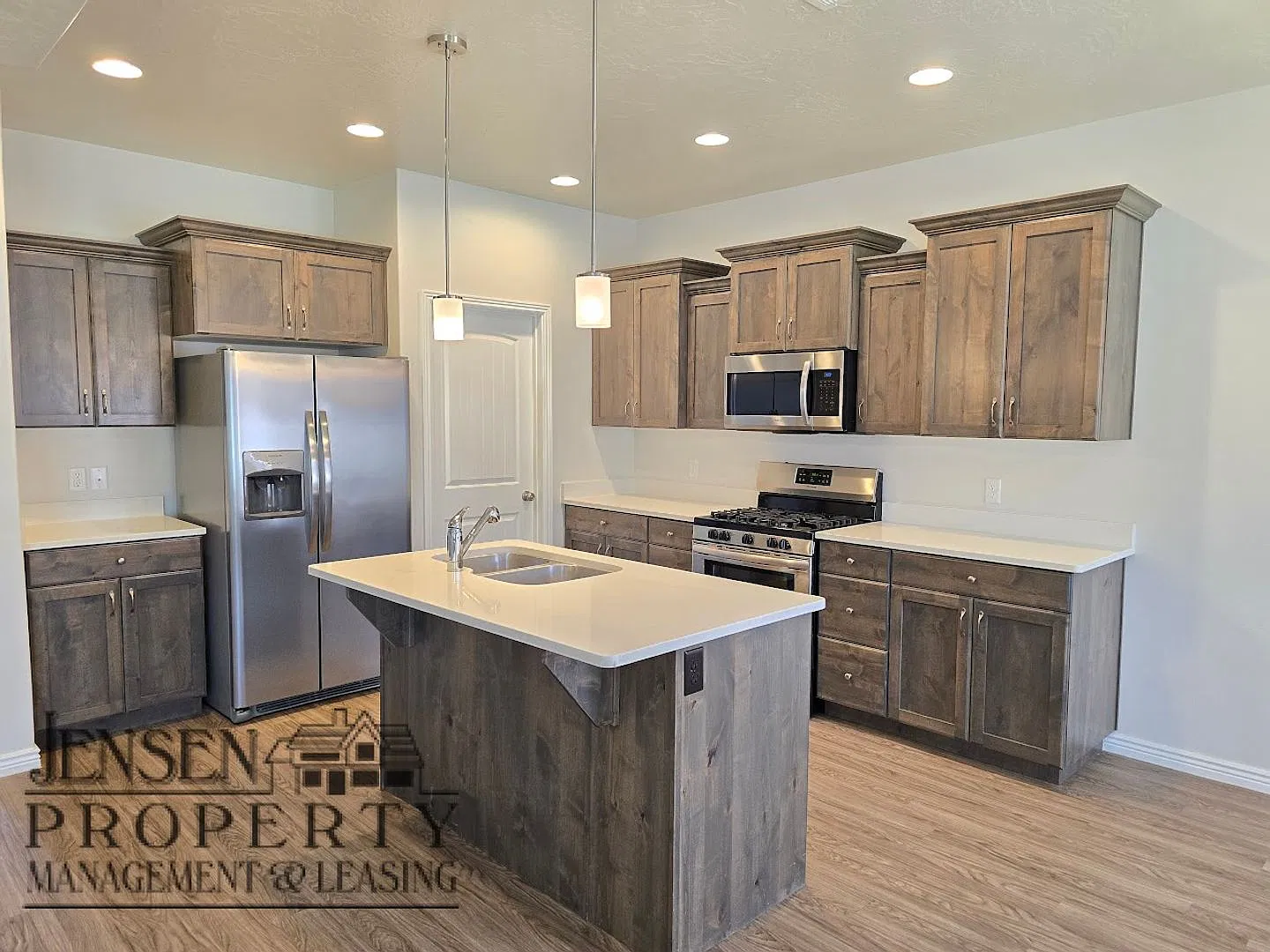 Spacious Home in Little Valley-Pets Negotiable-Ask about Move in Specials! — Photo 3
