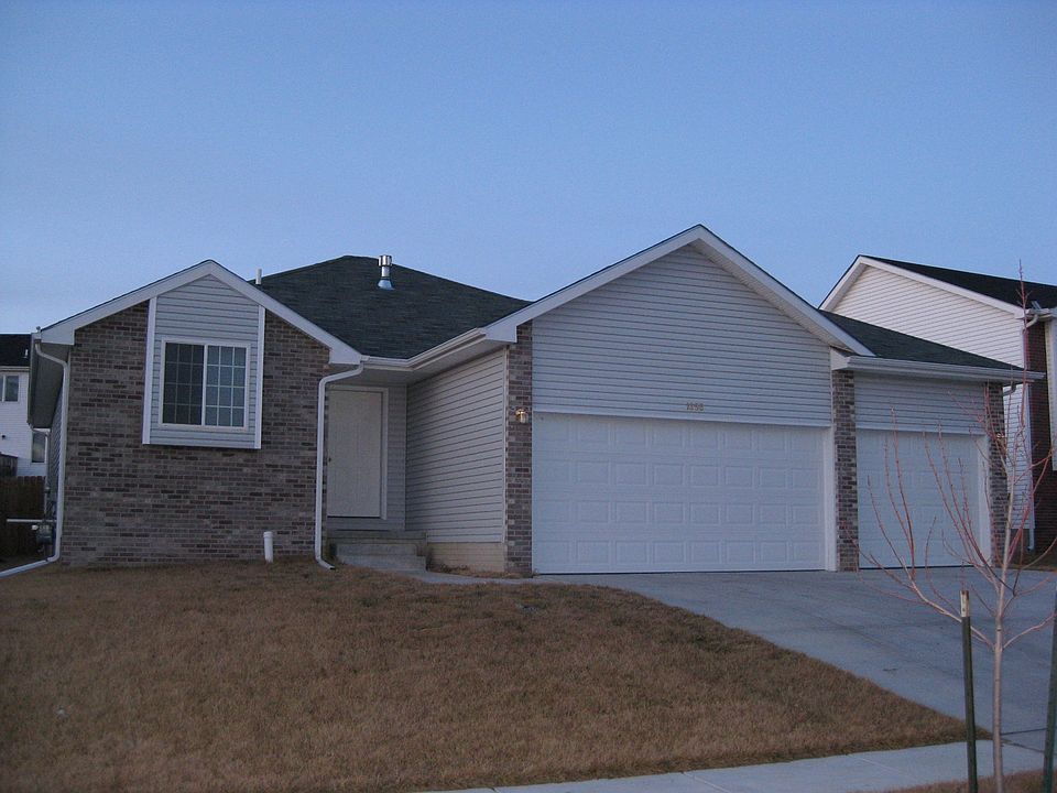1st image of 1656 Blackhawk Dr