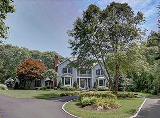 30 Chief Botelho Ct, East Greenwich, RI 02818