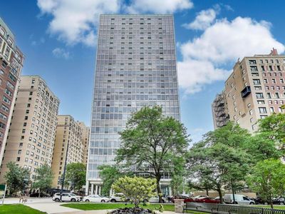 2400 N Lakeview Ave APT 1708, Chicago, IL, 60614