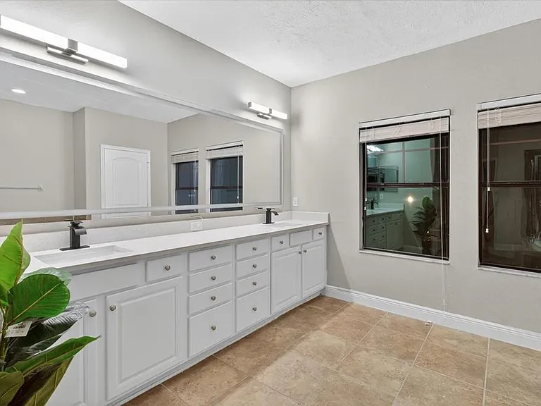 1389 Heritage Landings Dr — Photo 57
