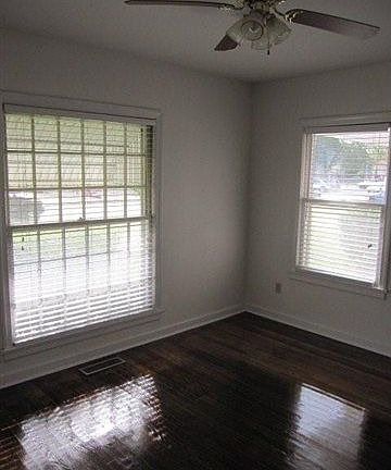 5th image of 1302 Ramona Dr