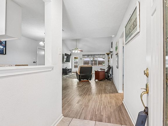 3rd image of 5110 Geneva Dr