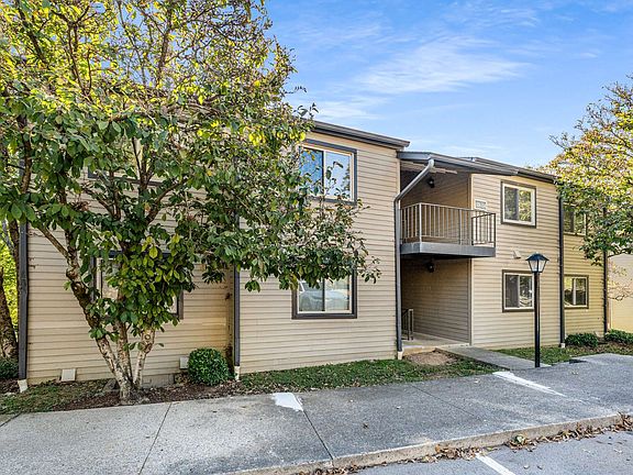 2nd image of 314 Summit Ridge Cir