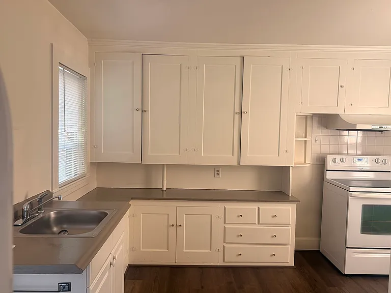 17 Oak St #1 — Photo 10