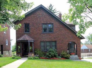 424 Fruithurst Dr, Mt Lebanon, PA 15228
