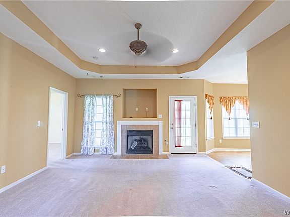 4th image of 2215 Stardust Dr