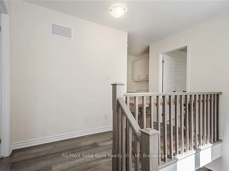 48 Pointer St — Photo 23