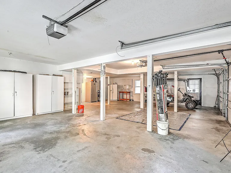 317 Rutherford St — Photo 43