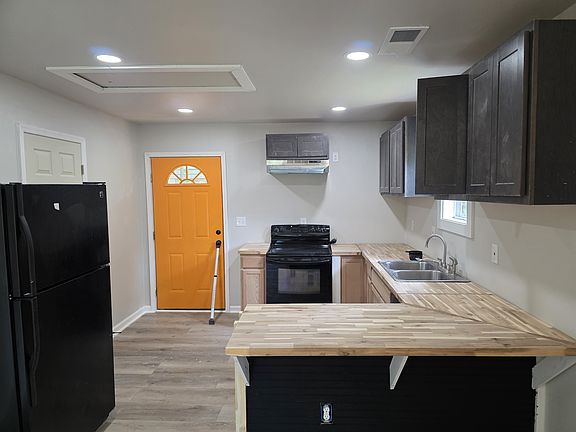 2nd image of 1960 Kitchens Rd