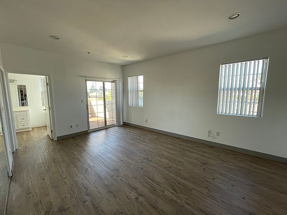 3rd floor bedroom (master)