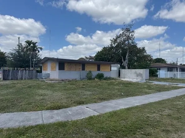 19800 NW Miami Ct, Miami Gardens, FL 33169