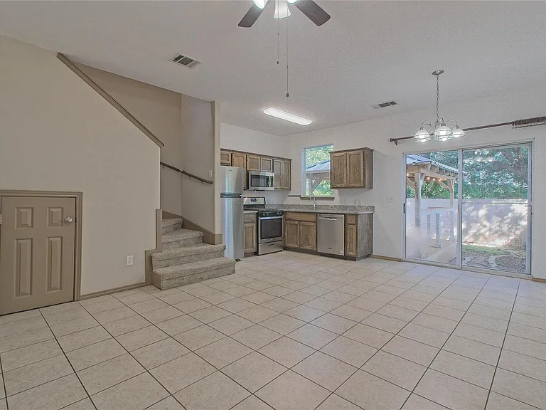 2903 Whisper Oaks Ln #A — Photo 12