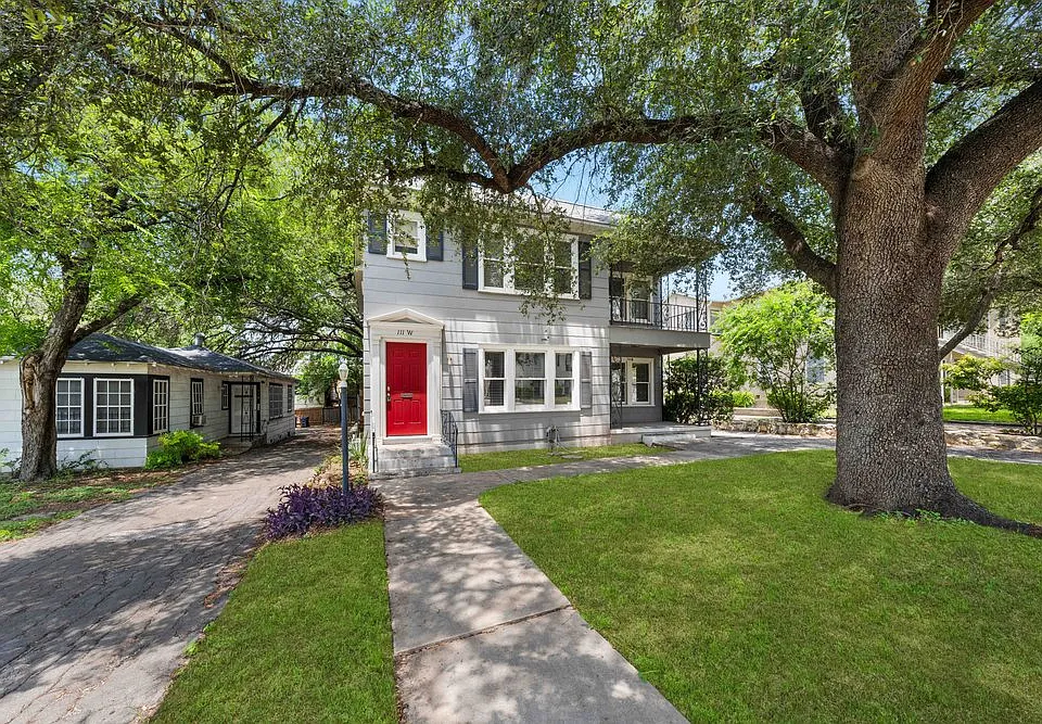 111 W Norwood Ct