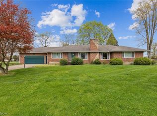 124 Walnut Dr, Amherst, OH 44001