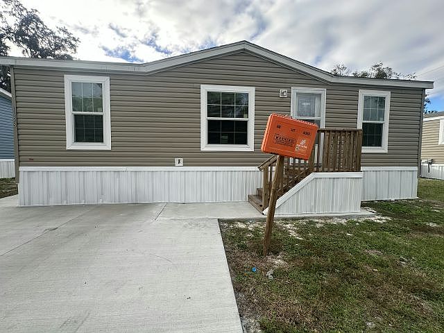 1st image of 1658 Coldwell St #61