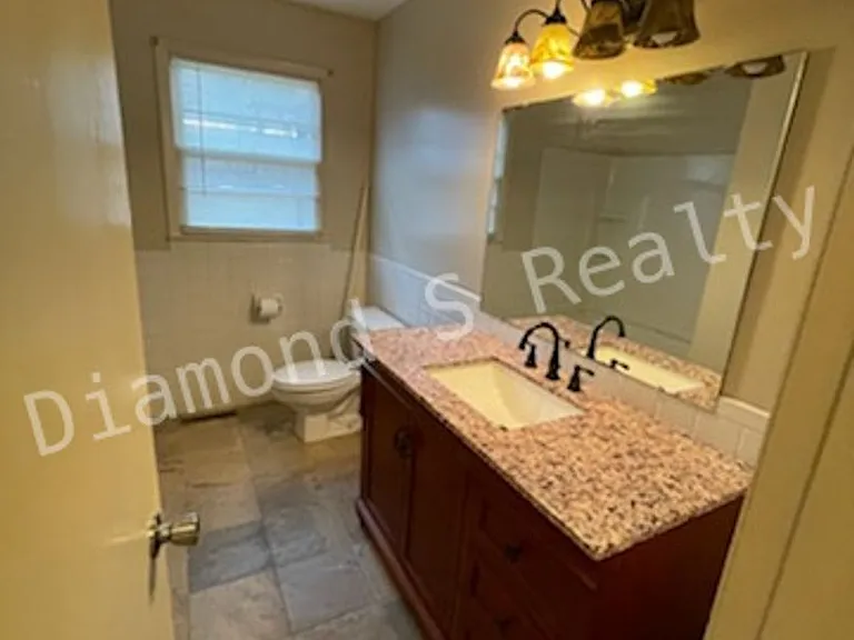 2264 E Nora St — Photo 10